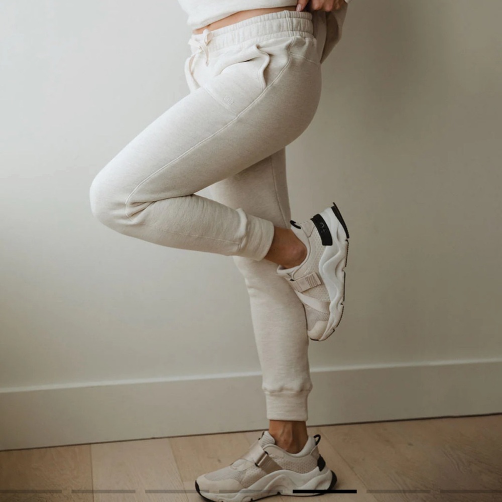 Albion Fit At Ease Joggers in Birch - Picture 10 of 11